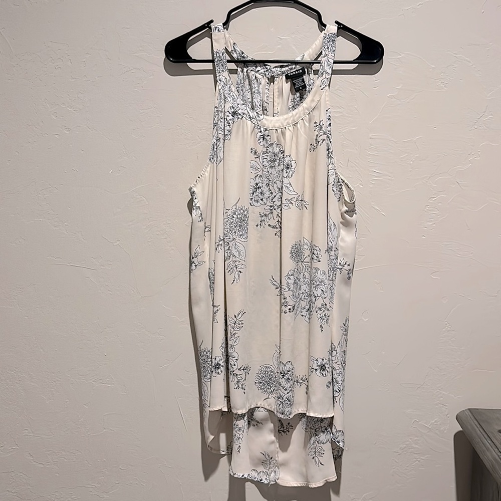 PRICE DROP! Torrid pale pink floral halter top size 2